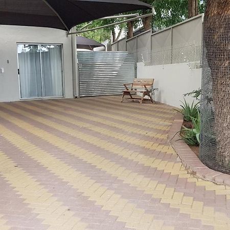 Feather Self Catering Accommodation Windhoek Exteriör bild